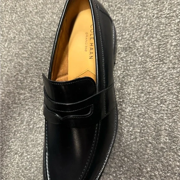 Cole Haan | Shoes | Cole Haan Mens Classic Black Slipon  display picture 2